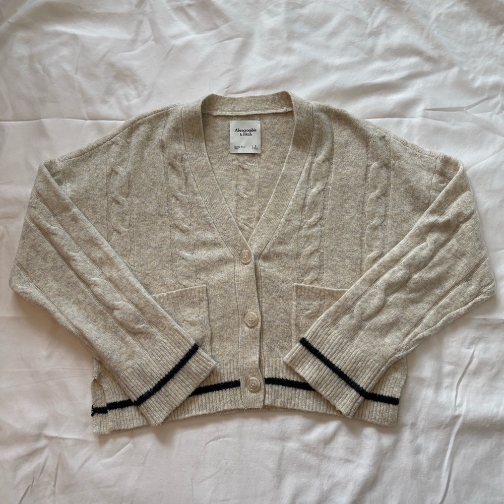 Abercrombie & Fitch Classic Tipped Cardigan